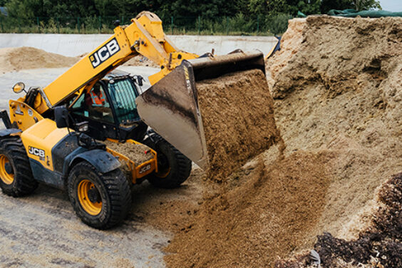 How do wheat prices impact feedstock for biogas plants?